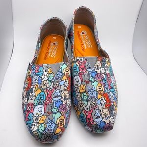 Bobs sketchers dog flats shoes. Gently used, smoke free blower friendly home.